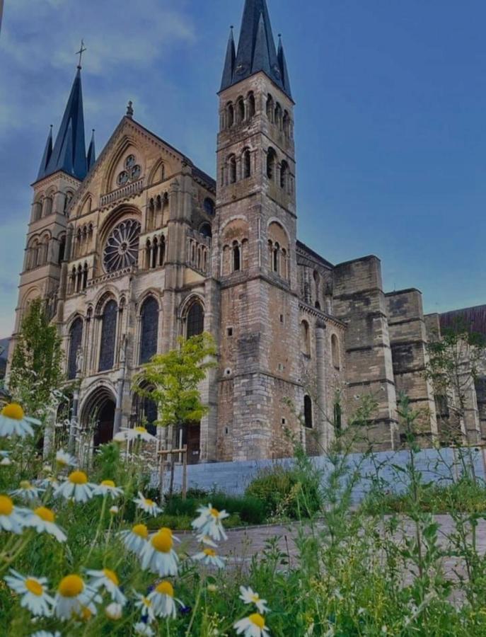 La Place Des Sacres, Proche Gare Et Centre Reims Zewnętrze zdjęcie